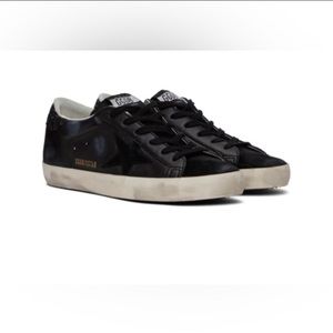 GOLDEN GOOSE
Black Super-Star Classic Sneakers